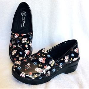 COPY - Easy Street, Laurie clogs black/skulls women 6.5W